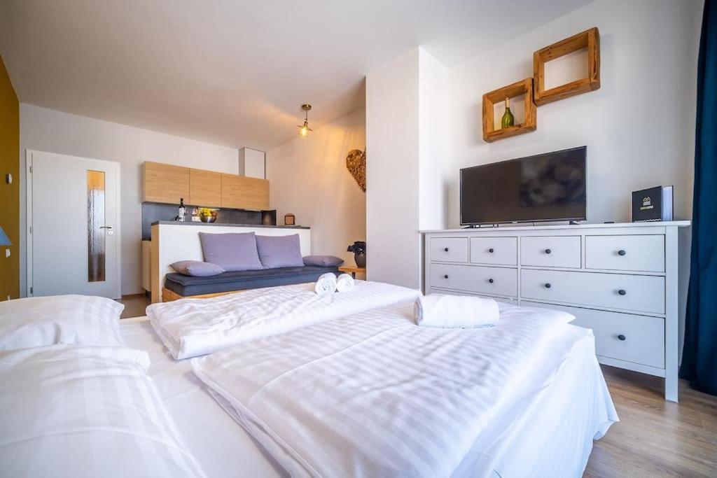 Private Cozy And Quiet Apartment Lipno nad Vltavou Eksteriør bilde